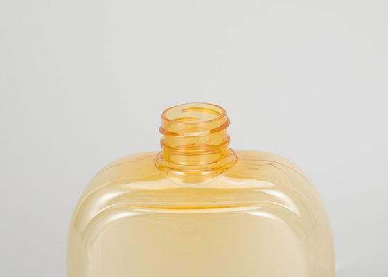 La pompa di plastica 500ml imbottiglia per il gel della doccia della lozione del balsamo dello sciampo