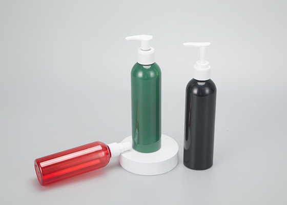 Bottiglia cosmetica della pompa dello spruzzo della lozione vuota della bottiglia della pompa dell'ANIMALE DOMESTICO del nero 150 250ML