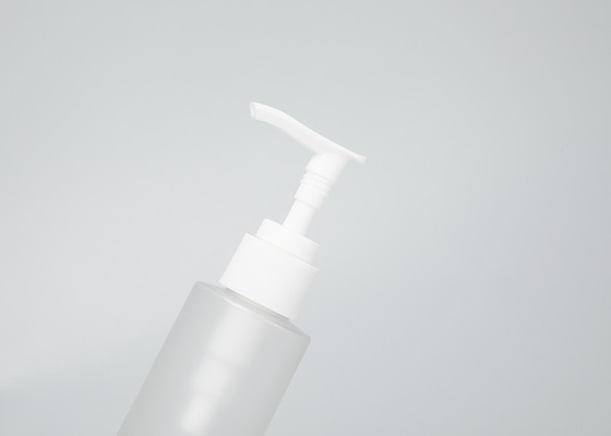 Sciampo vuoto che imballa la bottiglia cosmetica di plastica dell'ANIMALE DOMESTICO 150ml con la pompa