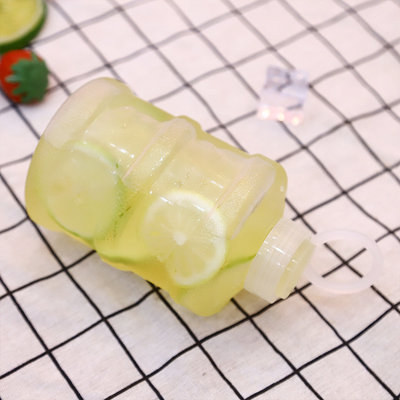 Moderne bottiglie di tè di latte in plastica con isolamento Probabilità di perdite Disegno Varia capacità Chiara o personalizzare il colore