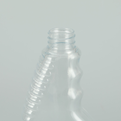 Bottiglia di spray in plastica PET rotonda liscia con colore trasparente di design classico.