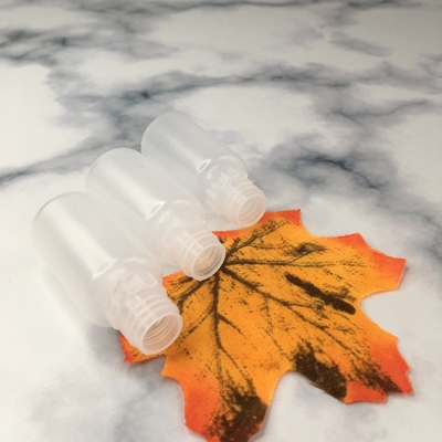 PET Rotondo a prova di bambini Cappuccio a vite trasparente E bottiglia liquida con colore di stampa personalizzato