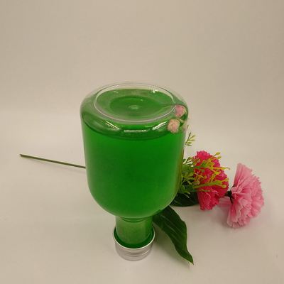 Bottiglie rotonde e quadrate di tè al latte per acqua da tè al succo