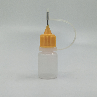 Bottiglie a goccia trasparenti con tappi a vite per la distribuzione di liquidi