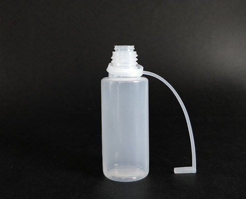 Eleganti bottiglie di plastica con tappo a vite con superficie liscia