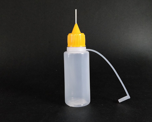 Eleganti bottiglie di plastica con tappo a vite con superficie liscia