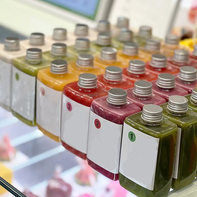 Bottiglie di tè al latte di plastica di qualità superiore con guarnizione a vite per bevande fredde (500 ml)