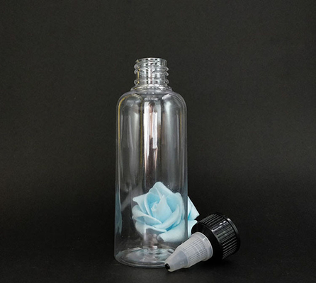 Piccole bottiglie di plastica a vite per la conservazione sicura dei liquidi