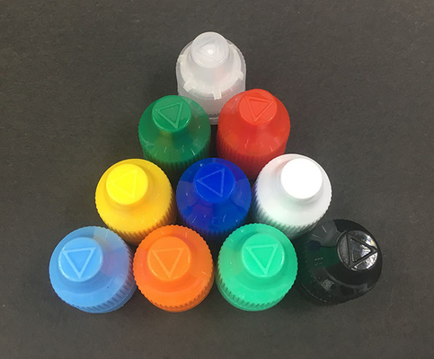 Bottiglia di liquido PET E rotonda da 100 ml con tappo a vite con logo personalizzato stampato