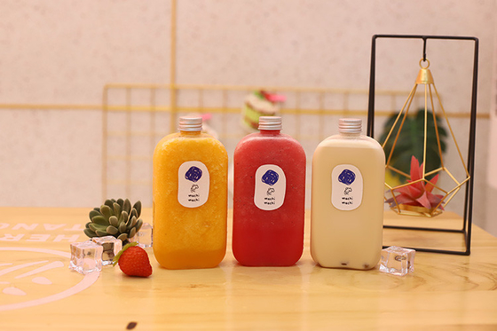 Manipola le bottiglie di tè al latte, il compagno perfetto per le bevande di medie dimensioni.