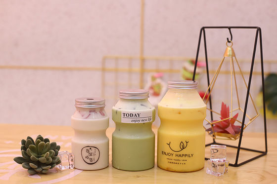 Bottiglie di tè al latte di medie dimensioni con capacità di 250 ml in materiale plastico