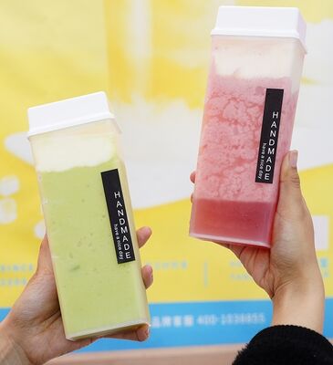 Screw on Lid Milk Tea Bottles Leak Proof Water Resistant Containers Designed for Beverage Storage and Transport Solutions