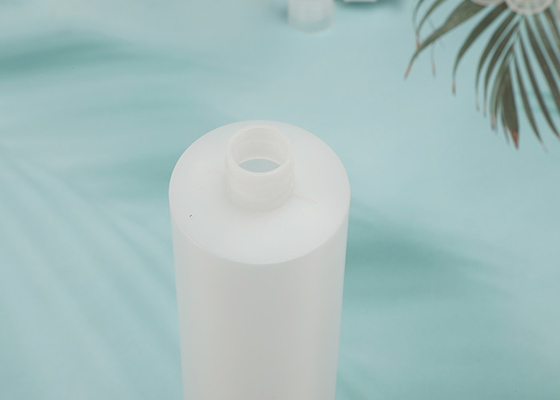 I pp di plastica svuotano le bottiglie 500ml 250ml della pompa con la pompa bianca