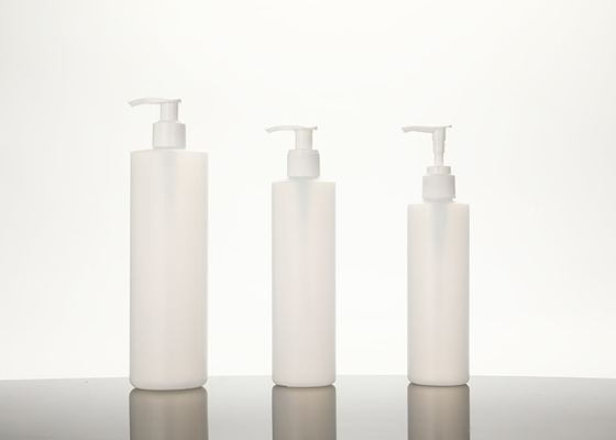 I pp di plastica svuotano le bottiglie 500ml 250ml della pompa con la pompa bianca